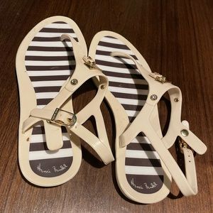 Henri Bendel Sandals